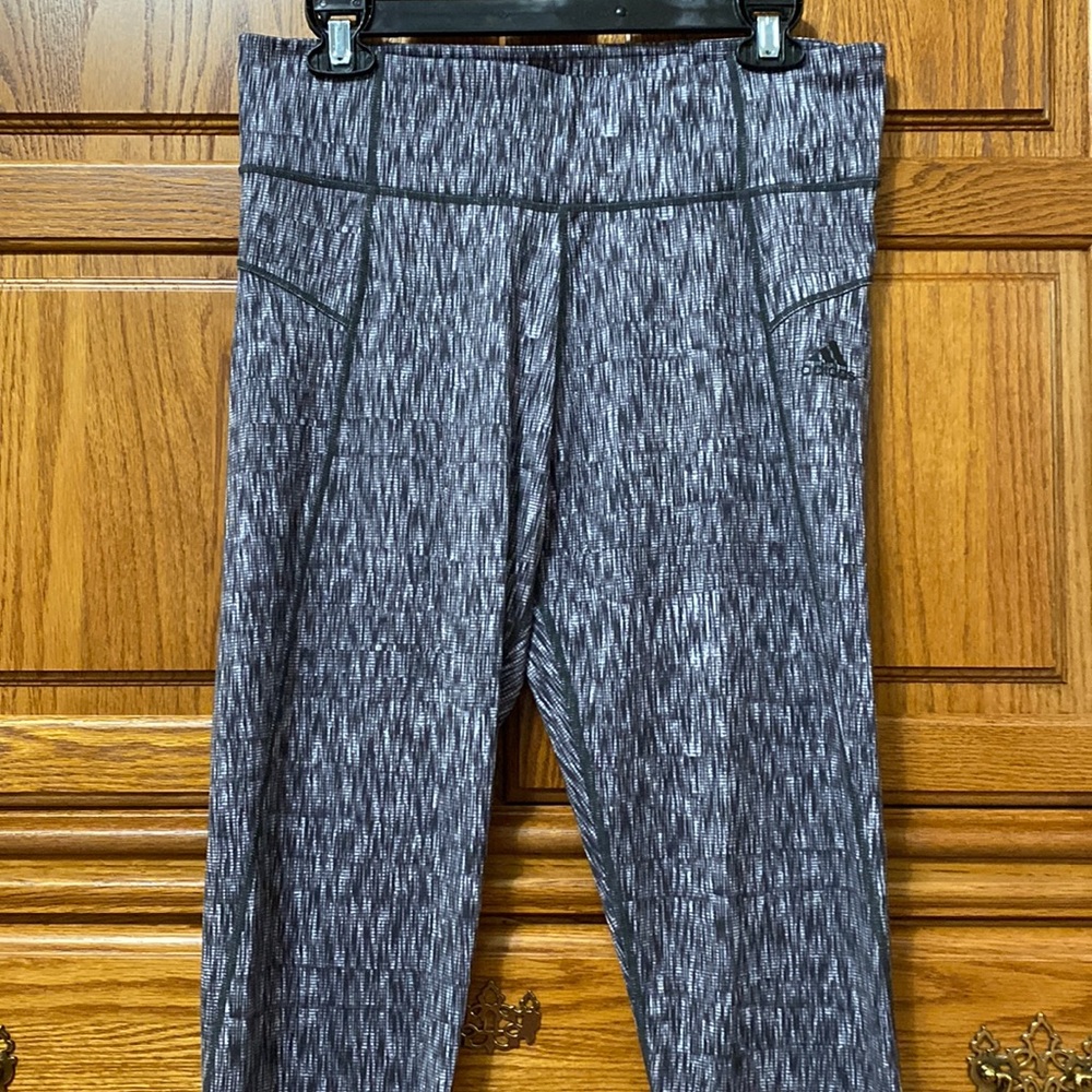 Woman’s Adidas leggings size lg